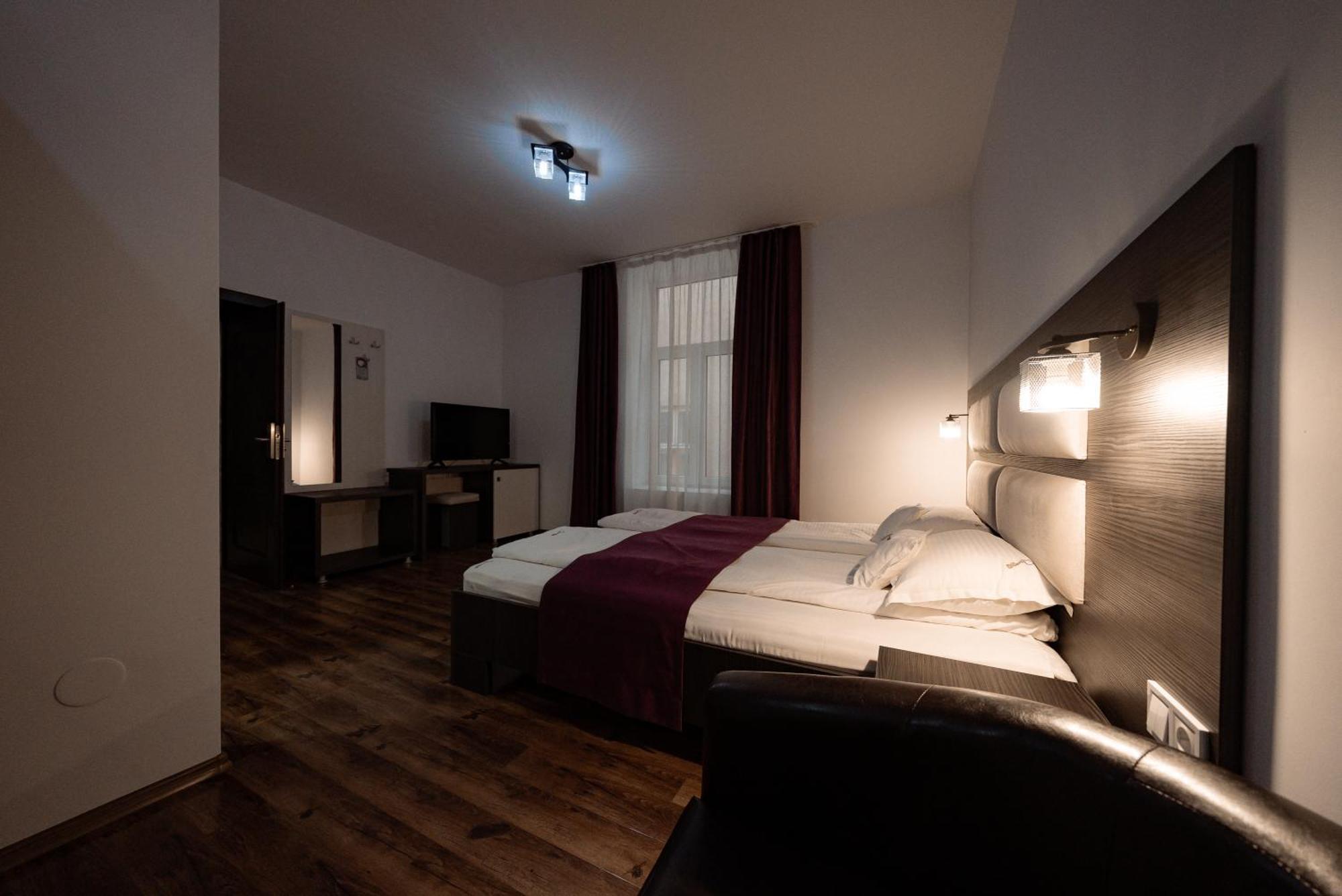 Quantum House Hotel Vatra Dornei Bagian luar foto