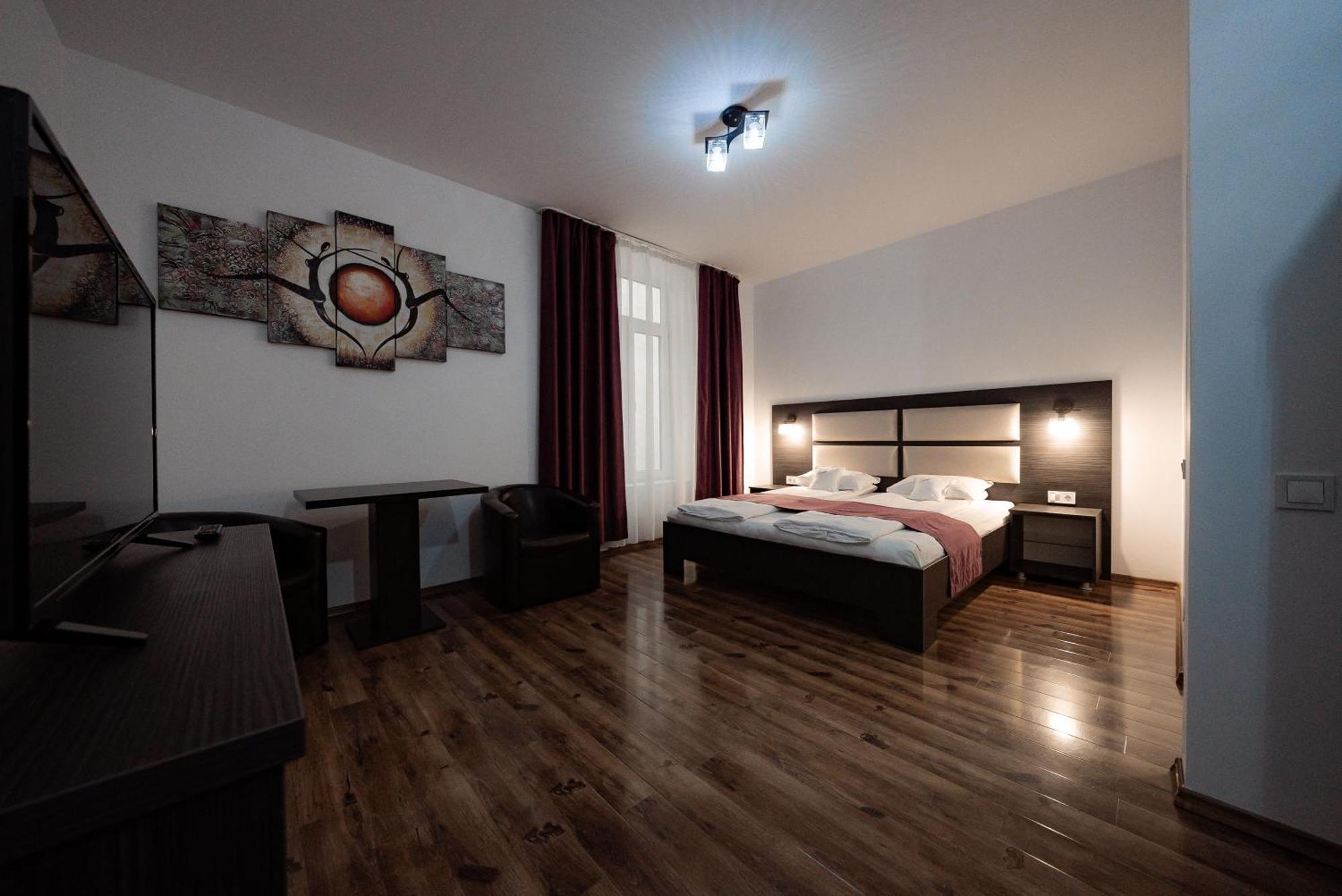 Quantum House Hotel Vatra Dornei Bagian luar foto