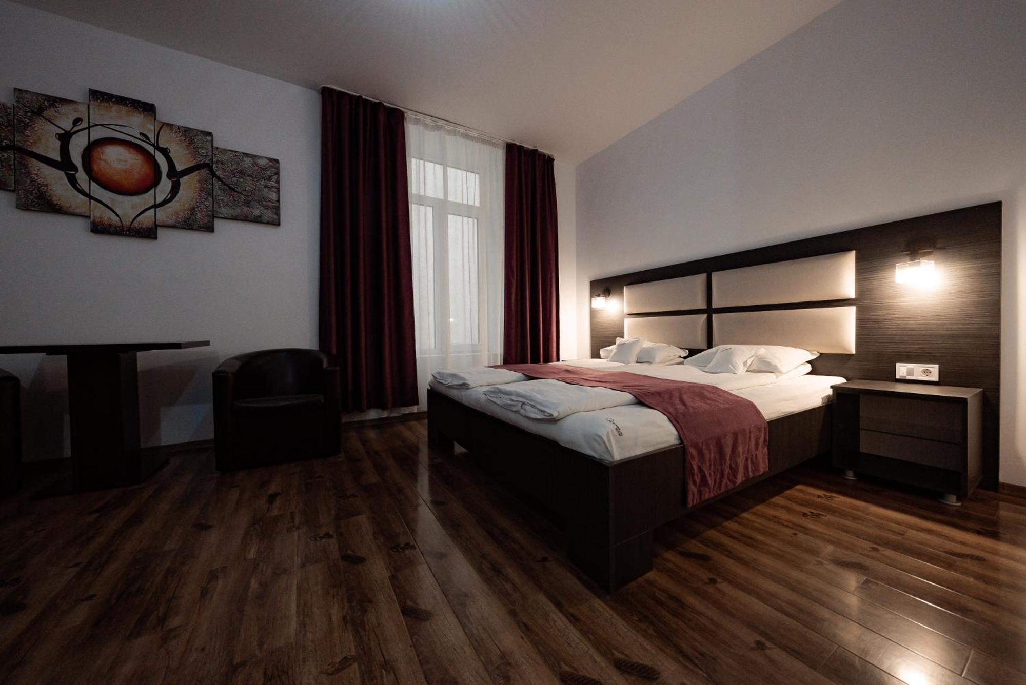Quantum House Hotel Vatra Dornei Bagian luar foto