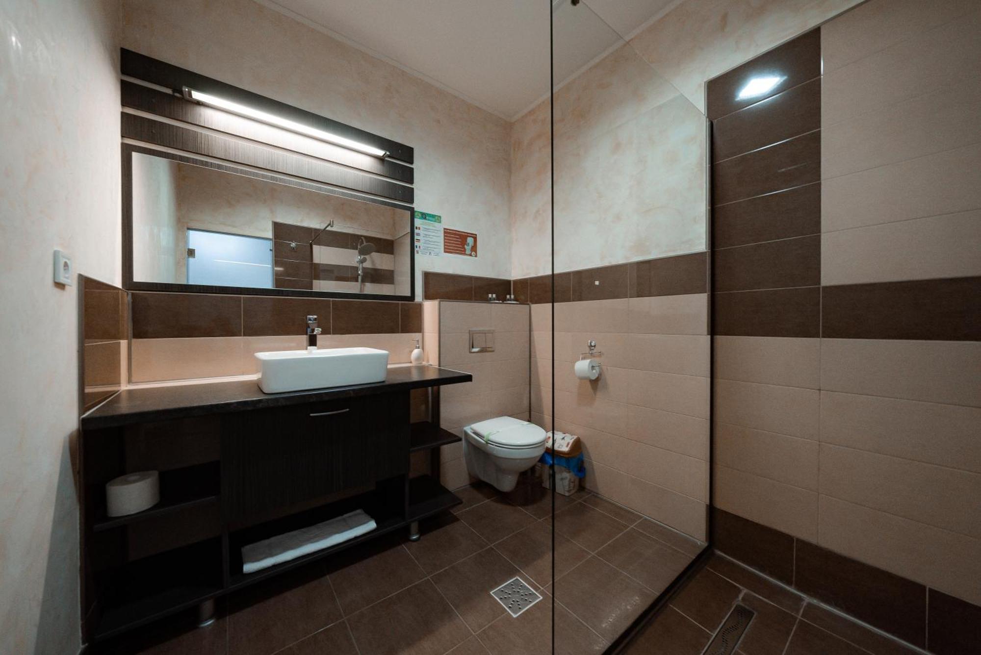 Quantum House Hotel Vatra Dornei Bagian luar foto