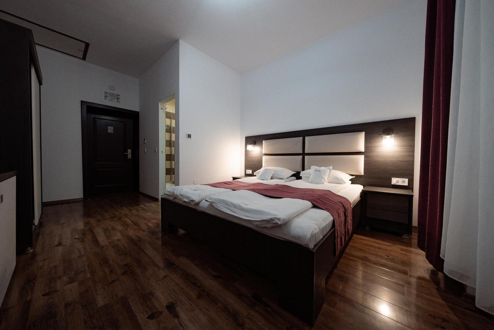 Quantum House Hotel Vatra Dornei Bagian luar foto