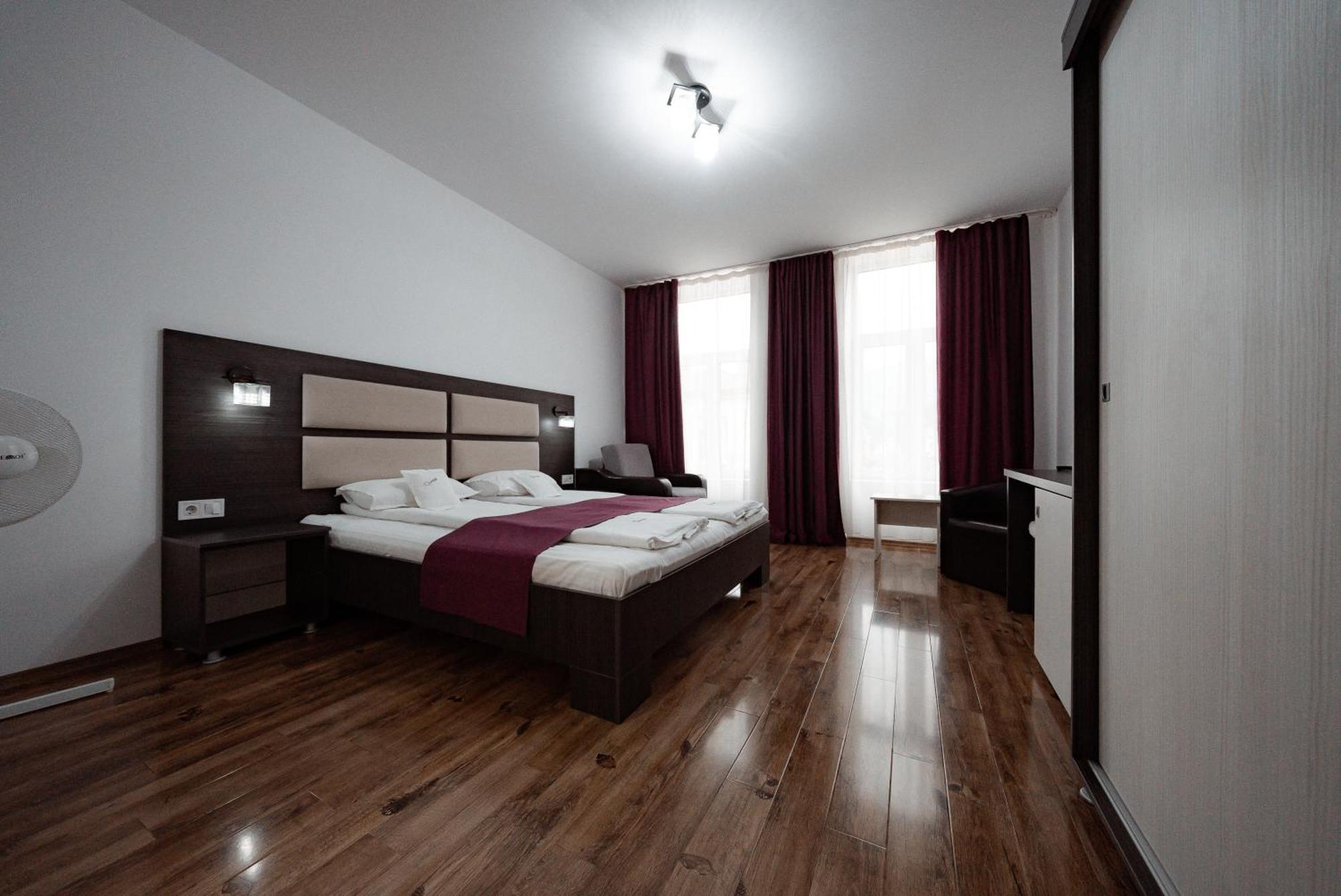 Quantum House Hotel Vatra Dornei Bagian luar foto
