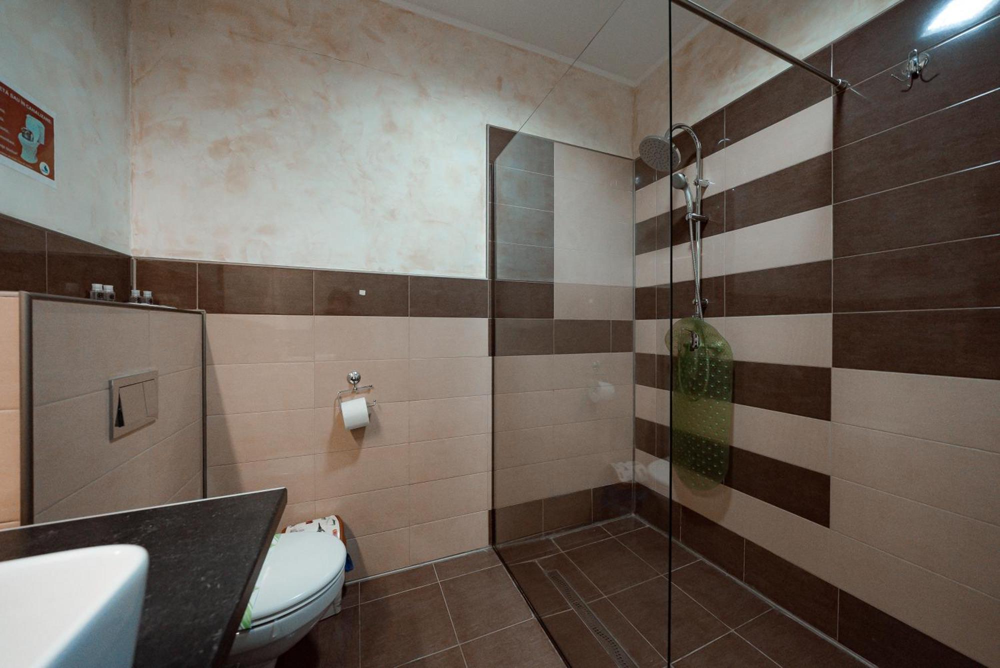 Quantum House Hotel Vatra Dornei Bagian luar foto