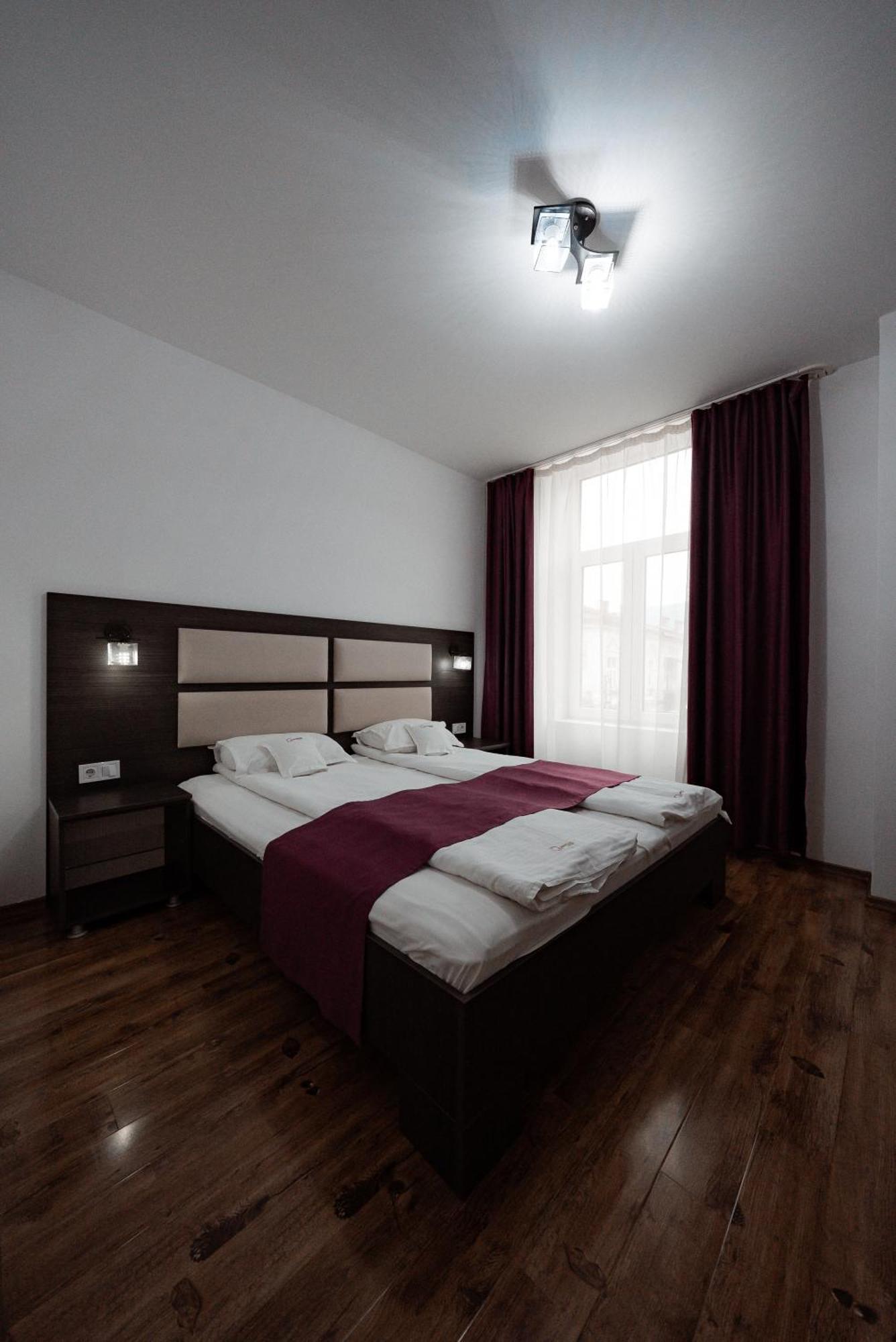 Quantum House Hotel Vatra Dornei Bagian luar foto