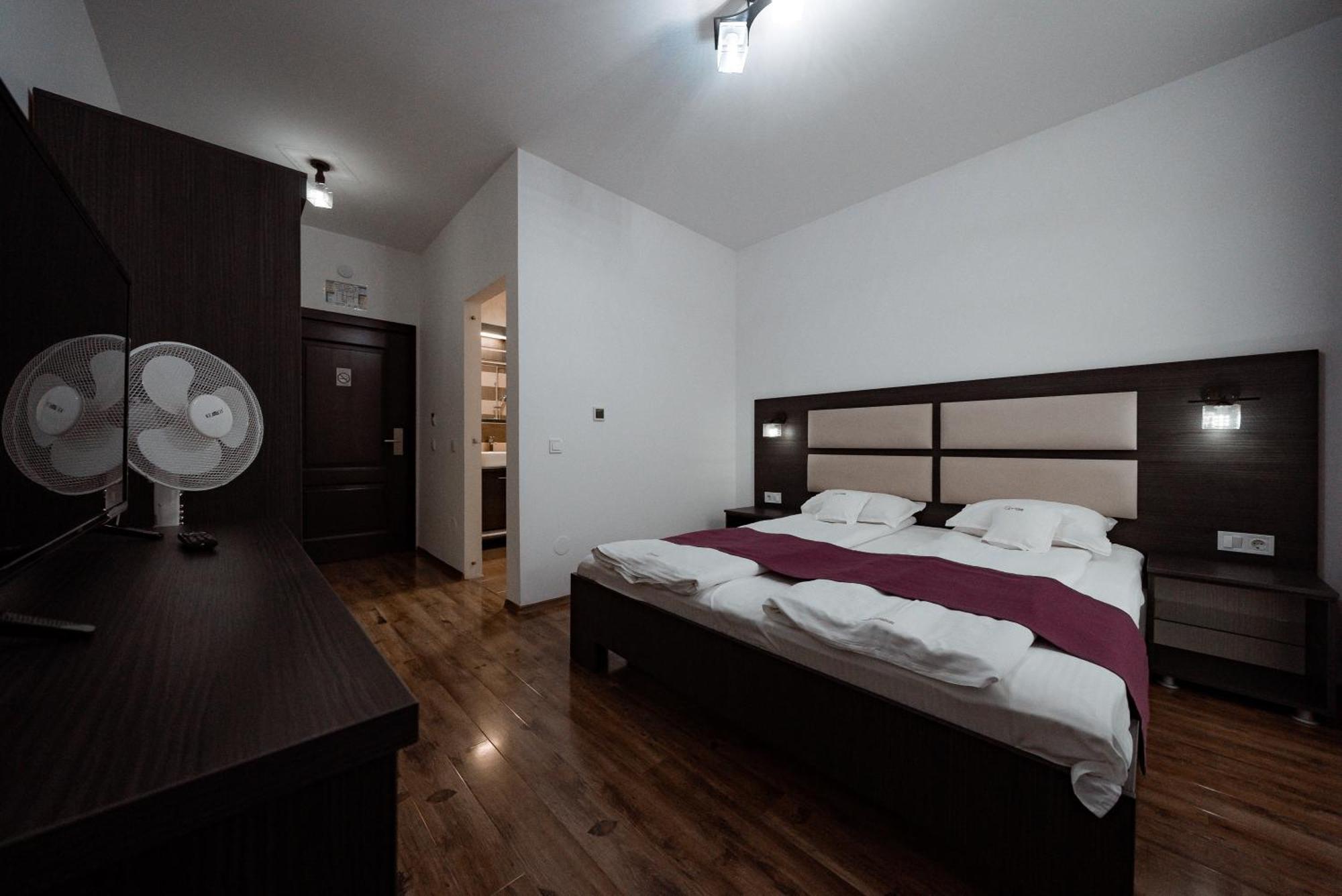 Quantum House Hotel Vatra Dornei Bagian luar foto