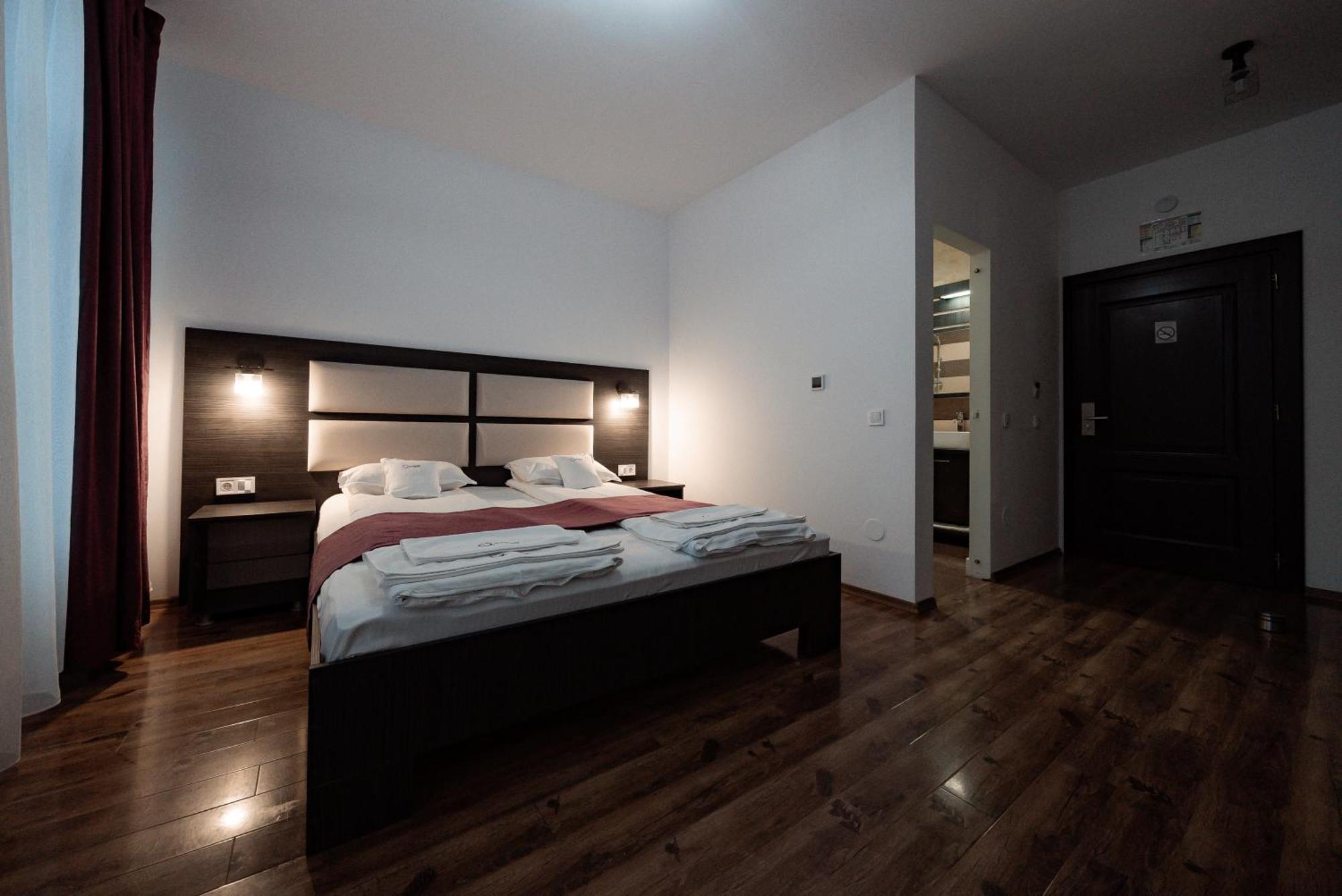 Quantum House Hotel Vatra Dornei Bagian luar foto