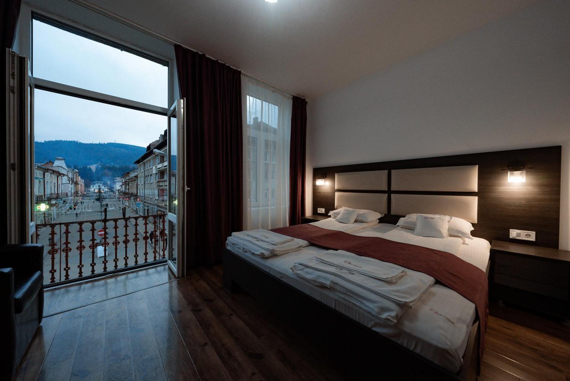 Quantum House Hotel Vatra Dornei Bagian luar foto